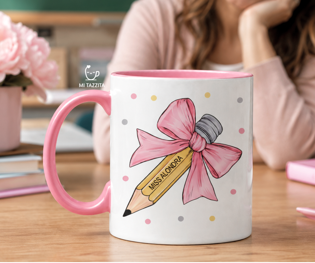 Taza Lazo y Sabiduría Personalizado con Nombre | Tazas Día del Maestro / Taza Blanca y Rosada de 11 oz.