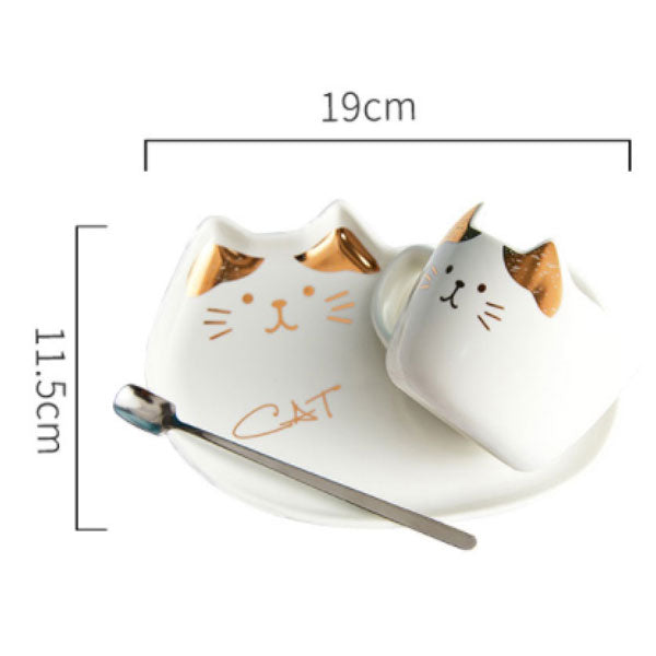 Elegante Gatito con Plato