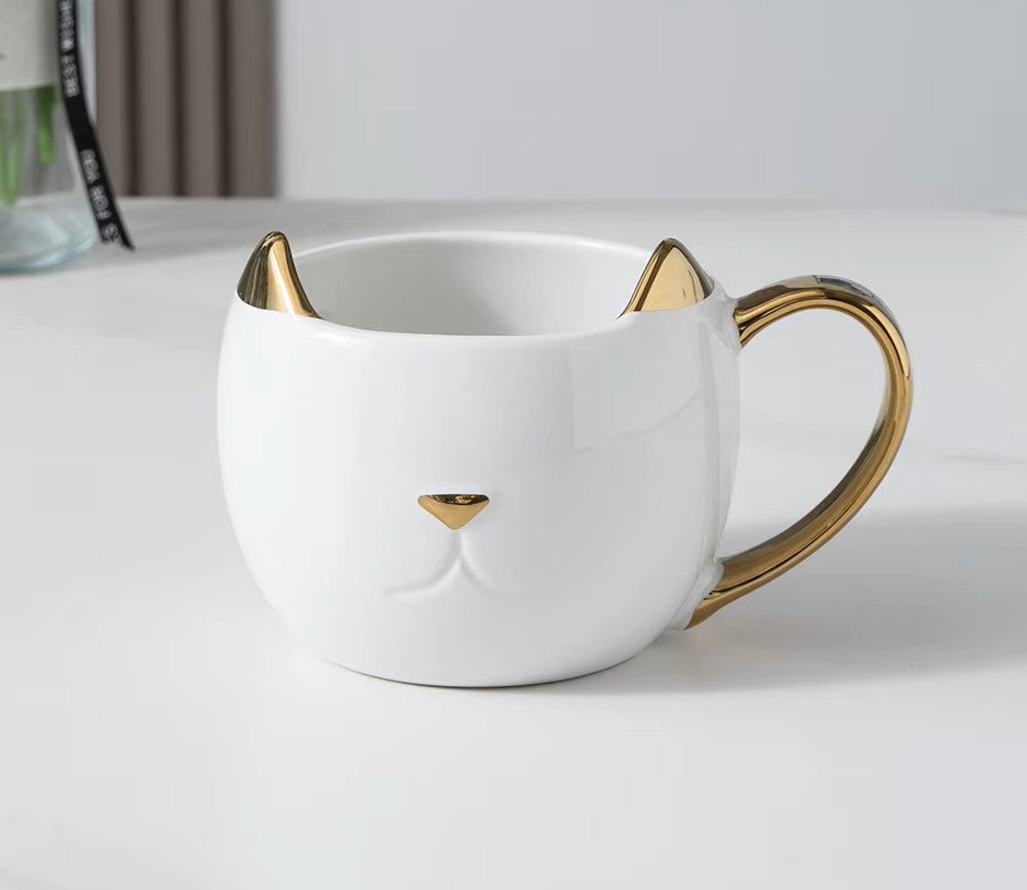 Elegante Gato Blanco con Asa y Orejas Doradas - Taza de Gato