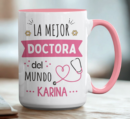 Taza La Mejor Doctora del Mundo Personalizado con Nombre - Taza Blanca y Rosada 15 oz - Tazas para Doctores - Tazas Día de la Medicina