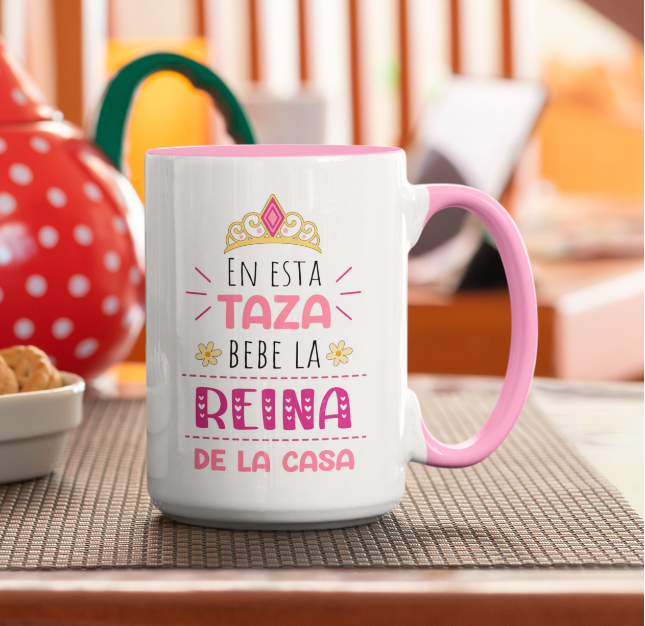 Taza La Reina de la Casa | Tazas Día de la Madre - Tazas para Mamá | Taza Blanca y Rosada de 15 oz