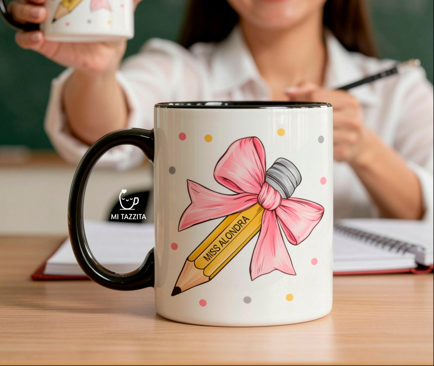 Taza Lazo y Sabiduría Personalizado con Nombre | Tazas Día del Maestro / Taza Blanca y Negra de 11 oz.