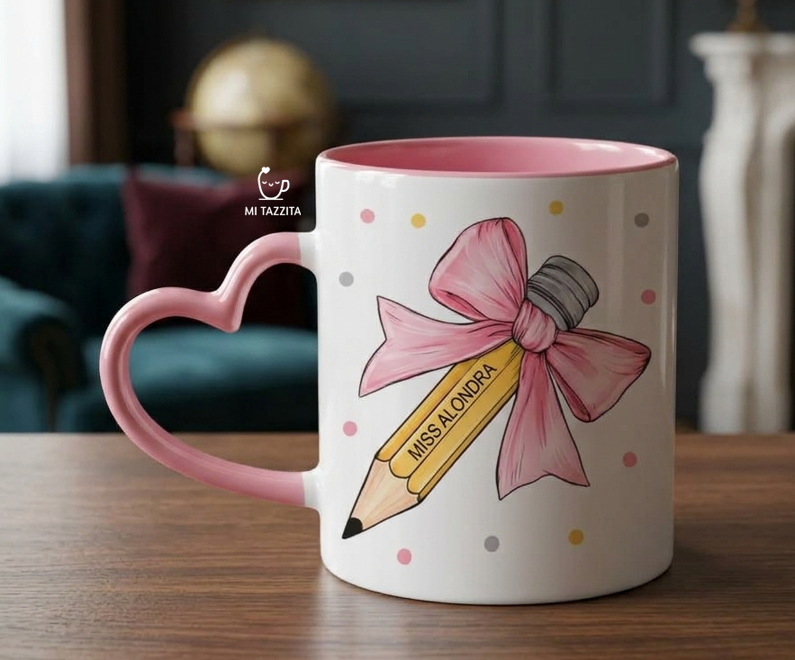 Taza Lazo y Sabiduría Personalizado con Nombre | Tazas Día del Maestro - Taza Asa de Corazón Rosada de 11 oz
