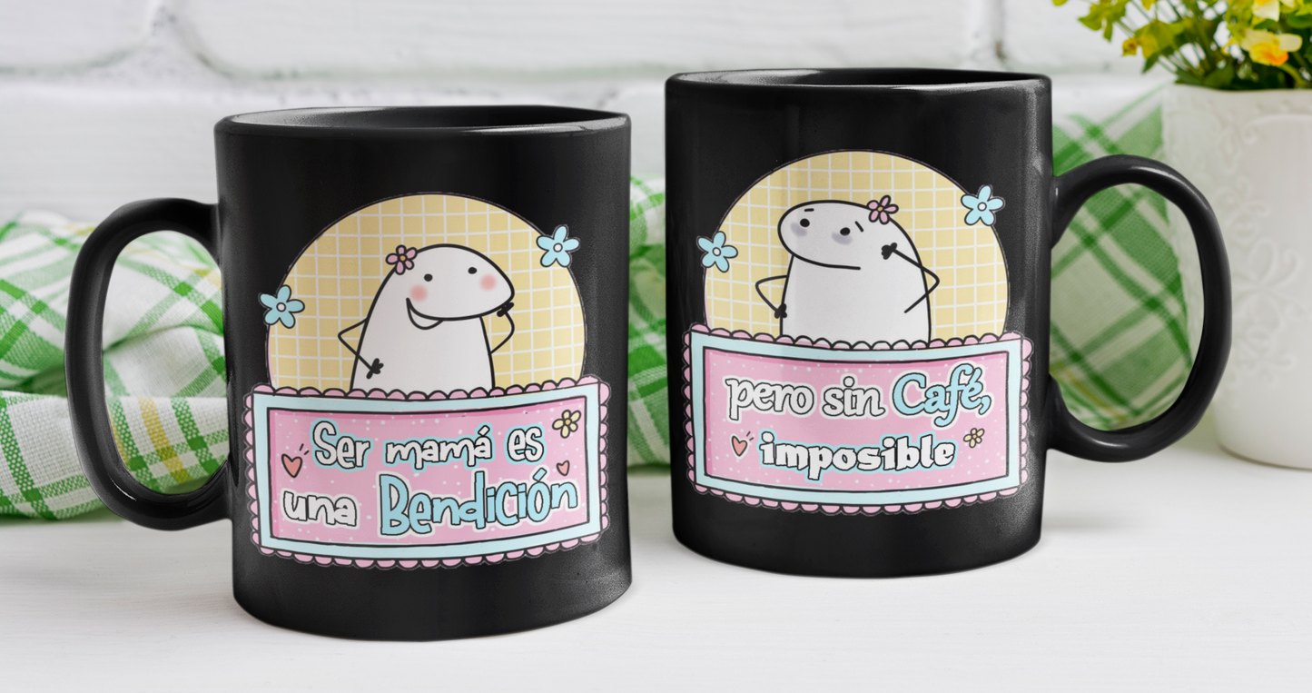 Taza Ser Mamá es una bendición, pero sin café imposible - Taza Negra 11 oz - Taza Día de la Madre - Taza para Mamá