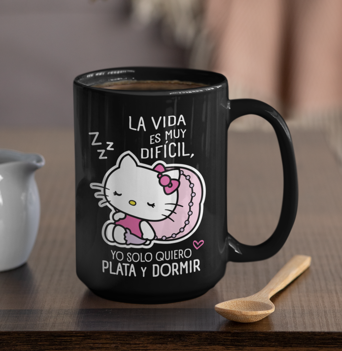 Taza Yo solo quiero Plata y Dormir | Tazas Hello Kitty | Taza Negra de 15 oz